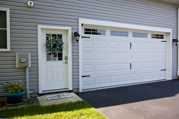 24/7 Emergency Garage Door Panel Replacement experts in Jonesville, NC